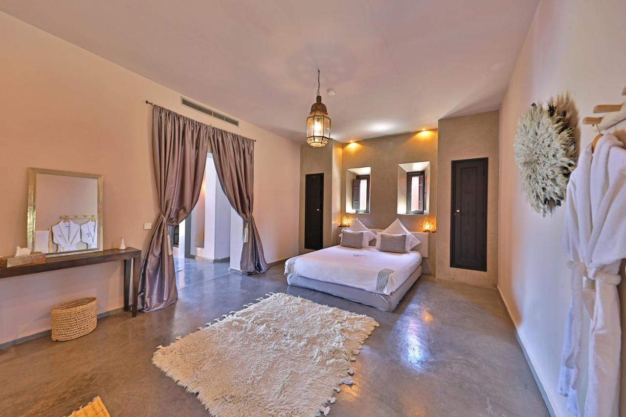 Dar Noujoum Hotel Ait Bou Zguia Exterior photo